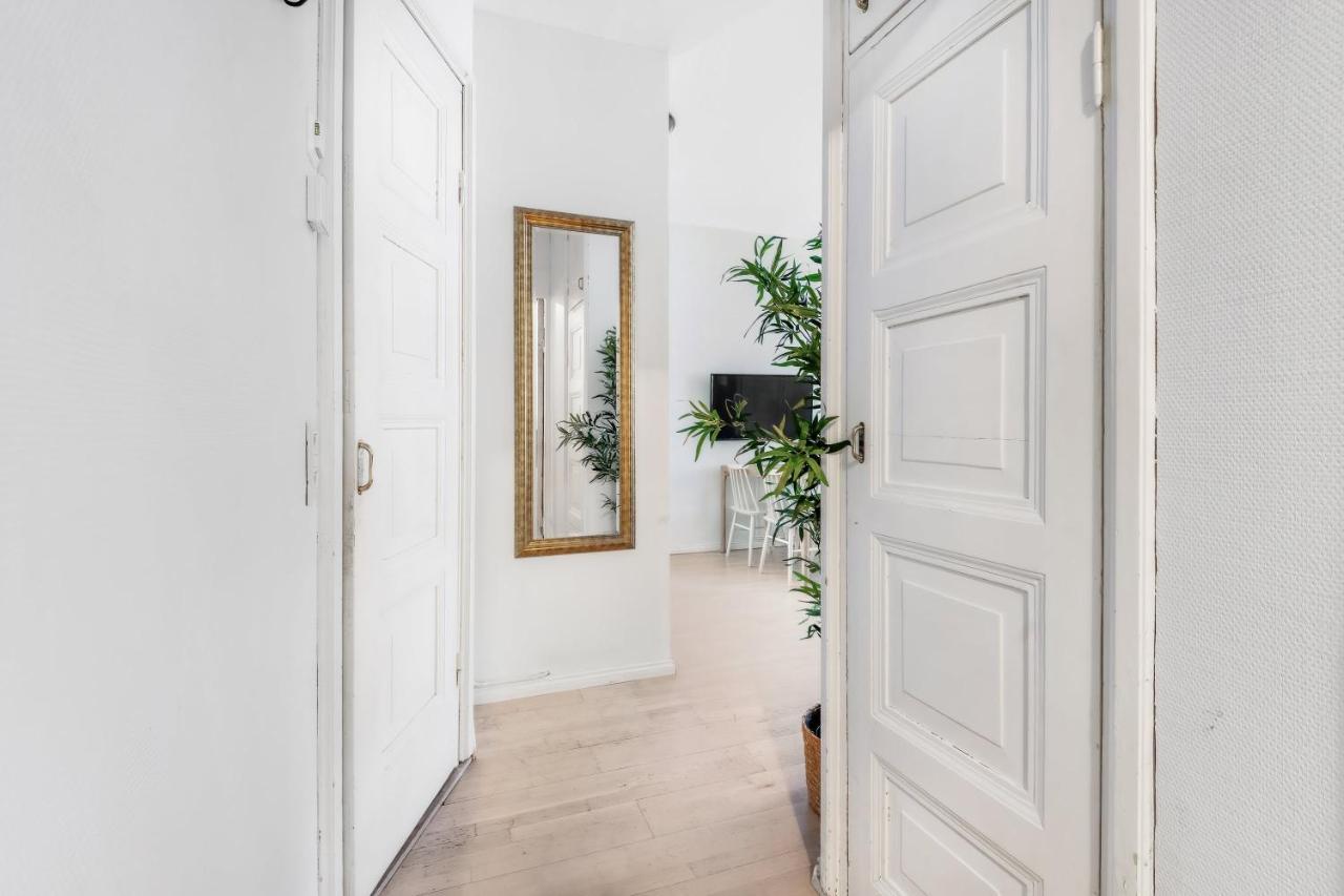 Wehost Modern Scandinavian Studio In Trendy Kallio هلسنكي المظهر الخارجي الصورة